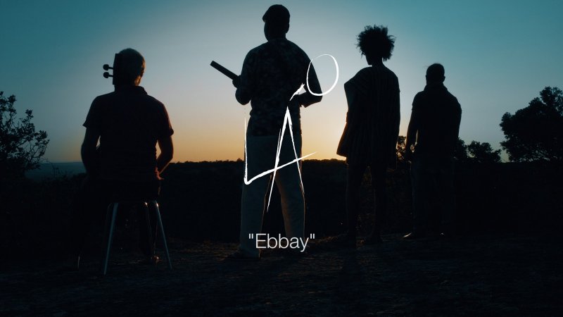 "Ebbay", le premier clip du groupe LÁO
